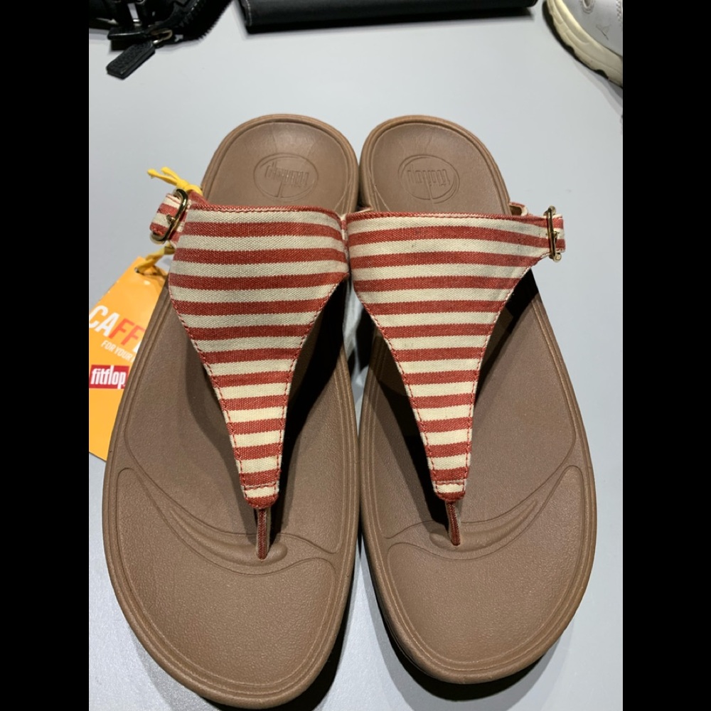 New Fitflops  The Skinny Stripe  Sandals size 11
